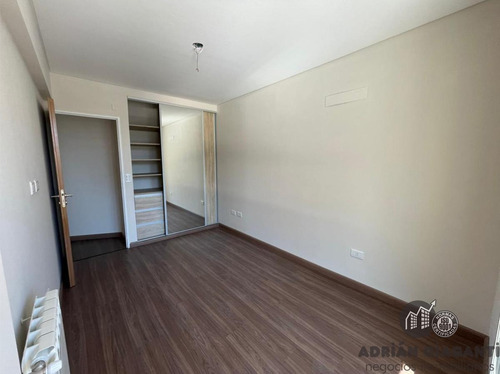 Departamento De Categoría En Venta A Metros De Bv Oroño Rosario