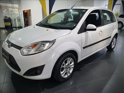Imagem 1 de 13 de Ford Fiesta 1.6 Flex 8v Class 5p