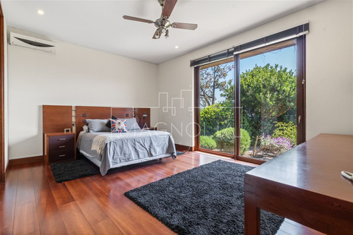 Casa En Arriendo De 5 Dorm. En Colina