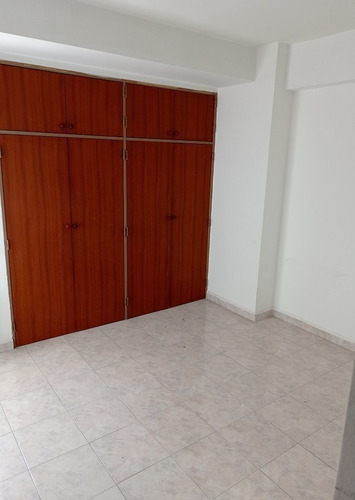 Imagen 8 de 12 de Apartamento En Mañongo Res. La Trinidad Pla-1264