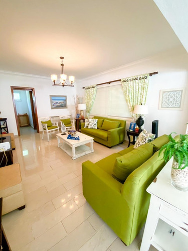 Villa En Metro Country Club, Alquilo Juan Dolio!! Alquiler Por Mes Us$3,000.00+500 Mantenimiento.