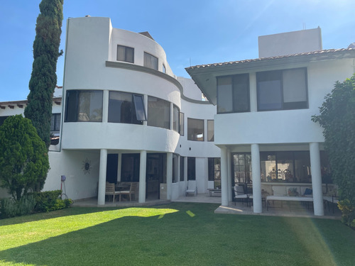 Casa En Venta Dentro De Fraccionamiento En Vista Hermosa Cuernavaca Morelos