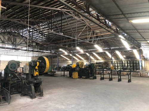 Imagen 11 de 18 de Iris Hernandez. Vende Galpon Industrial (3800/3315). Zona I La Floresta. Guacara. Codigo 141386. ( Solo Para Clientes )