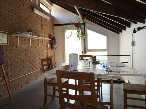 Chalet Con Pileta Y Quincho. Barrio San Carlos