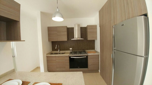 Juriquilla San Isidro, 3 Recamaras, Sala Tv, Pasillo De Servicio, Jardín Trasero