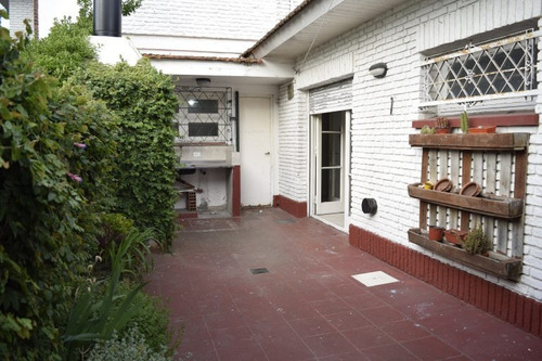 Venta Casa 5 Amb Con Patio Y Garage En Barrio Los Troncos Apto Crédito