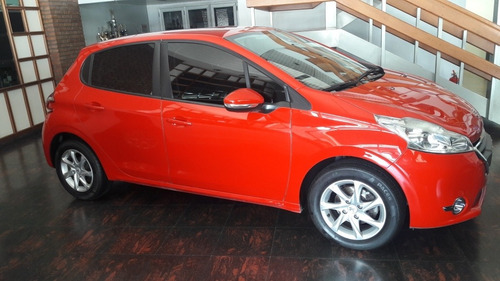 Peugeot 208 1.5 Allure Touchscreen 2014