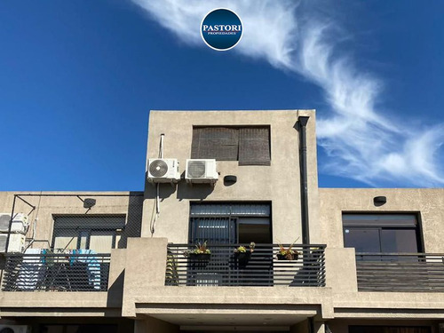 Venta De Departamento De 2 Amb Con Balcon Y Cochera