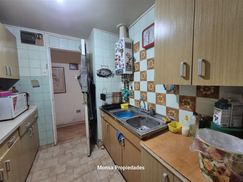 Casa En Venta De 3 Dorm. 1 Baño Con Amplio Patio En Macul