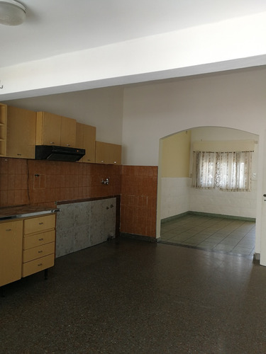 Imagen 3 de 14 de Venta, Villa Bonich, Impecable Ph Al Frente, Nuevo Precio!!!!!!!