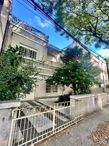 Venta De Casa De 6 Dormitorios Y 5 Garajes En Punta Carretas