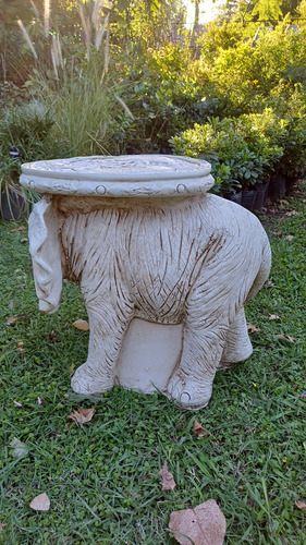 Mesa Grande Elefante De 52 Cm De Alto En Resina Crema