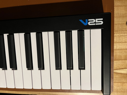 Teclado Alesis V25 Igual A Nuevo En Caja (Usado)
