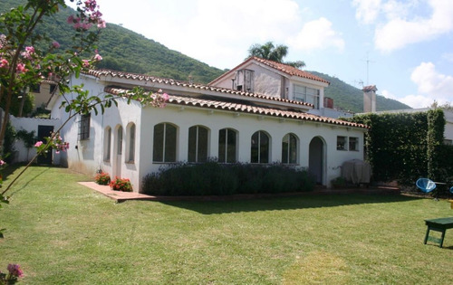 Venta Casa 4 Dormitorios Centro Con Cochera