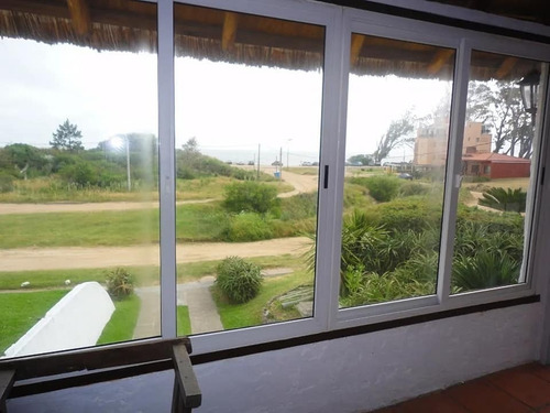 Excelente Casa Panorámica, Al Mar.