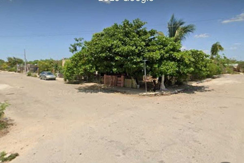 Terreno En Esquina En Venta Con Construccion Merida Roble Agricola (fvt-1285)