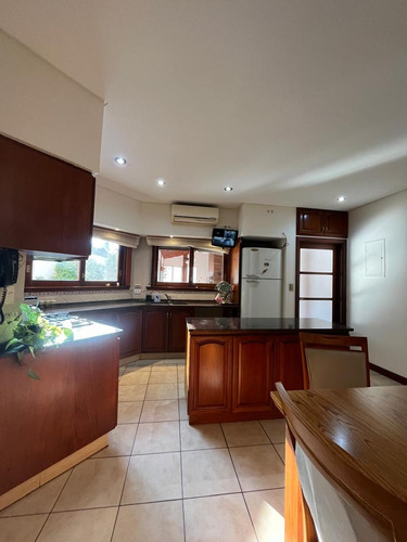 Casa En Inmejorable Zona!!