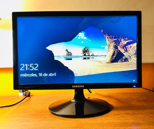 Monitor Samsung S19c150 Negro (Usado)