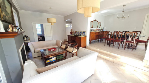 Dueño Vende! Gran Oportunidad Por Viaje. Casa Tasada En Usd450k! - Magnífica Propiedad Cerca De Todo En Barrio Privado De General Pacheco, Tigre/nordelta. Opción Alquiler - Intermediarios Abstenerse.