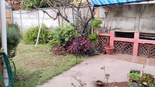 Comoda Casa Frente A Placita En Av San Juan