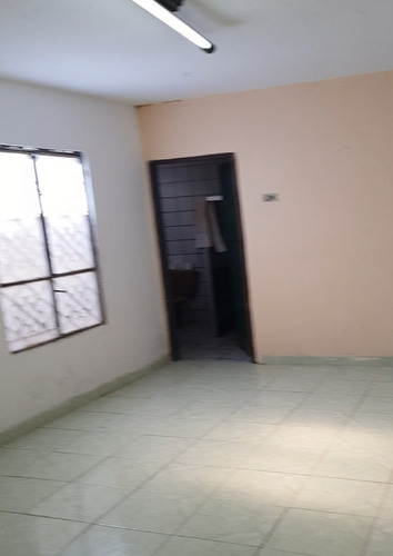 Linda Casa 112m2, No Prado, 2 Quartos, Iluminada, Ventilada
