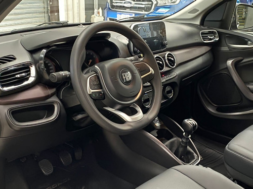 Imagen 9 de 15 de Fiat Cronos Precision 1.8 Mt 2022 0km