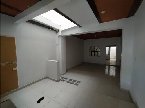 Venta De Casa Trifamiliar Y Local En La Merced, Norte De Cali 3208.