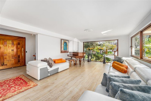 Moderna Y Lujosa Casa En Venta En Las Condes