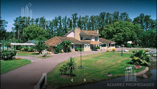 Edificio Comercial - La Reja