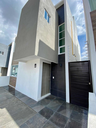 Imagen 2 de 14 de Casa En Venta Pontevedra, Tlajomulco, López Mateos Sur