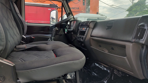 Volkswagen 13-190 Modelo 2014 Com Munck