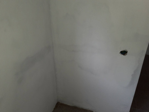 Imagen 4 de 11 de Venta De Padron Unico Con Cuatro Unidades. Galpon Y Tres Apartamentos.