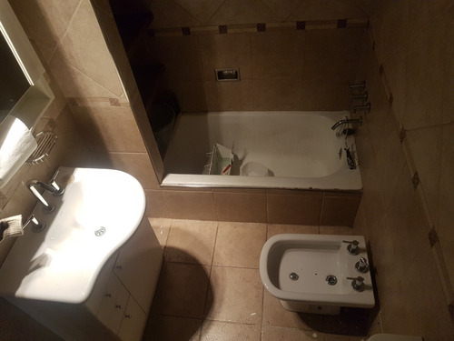 Imagen 5 de 14 de Tipo Casa 5 Amb En Venta Entrada Independiente Barrio Naón.