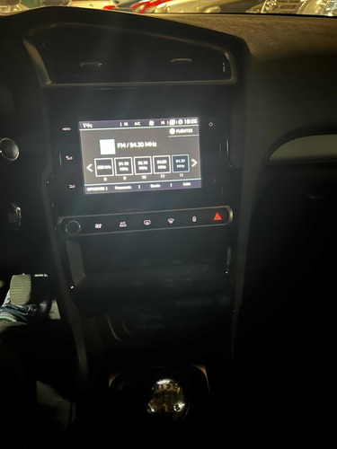 Imagen 10 de 12 de Citroën C4 Lounge 2018 1.6 Hdi 115 Feel Pack