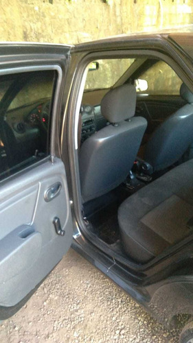 Renault Logan 2010 1.0 16v Up Hi-flex 4p
