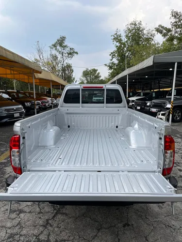 Nissan NP300 2.5 Pick Up Mt Ac