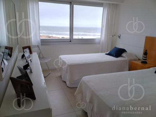 Apartamento En Primera Linea De Playa Brava Totalmente Reciclado - Ref: 54415