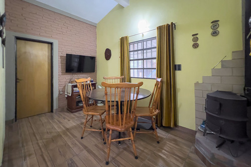 Casa De Un Dormitorio, Pileta, Quincho. Permuta
