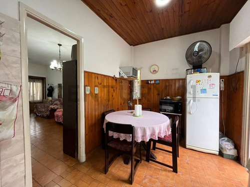 Venta Casa 4 Ambientes+escritorio - Patio - Parrilla - Terraza - Floresta