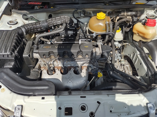 Imagem 11 de 14 de Chevrolet Classic 2010 1.0 Flex Power 4p
