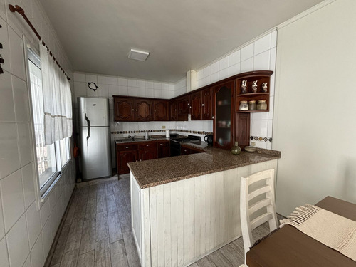 Venta Casa 5 Ambientes Con Cochera, Patio Y Terraza En Parque Chacabuco- Apta Credito