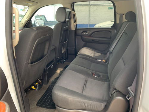 Imagen 9 de 14 de Chevrolet Suburban A 2010
