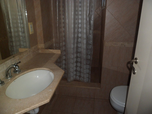 Imagen 5 de 10 de Departamento De 3 Amb En 3º Piso Por Escalera