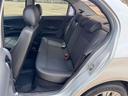Volkswagen Voyage 1.6 MSI TOTALFLEX 4P MANUAL