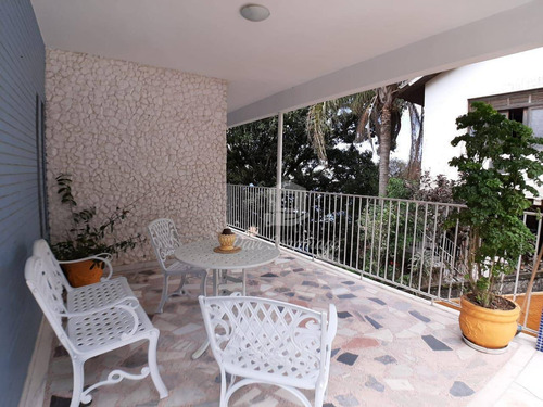 Imagem 2 de 4 de Casa Com 6 Dormitórios À Venda, 500 M² Por R$ 990.000,00 - São Francisco - Niterói/rj - Ca0430