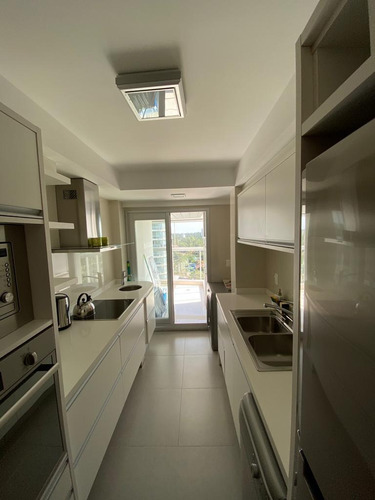 Imagen 5 de 18 de Apartamento En Venta De 2 Dormitorios En Playa Mansa (ref: Lij-5101)