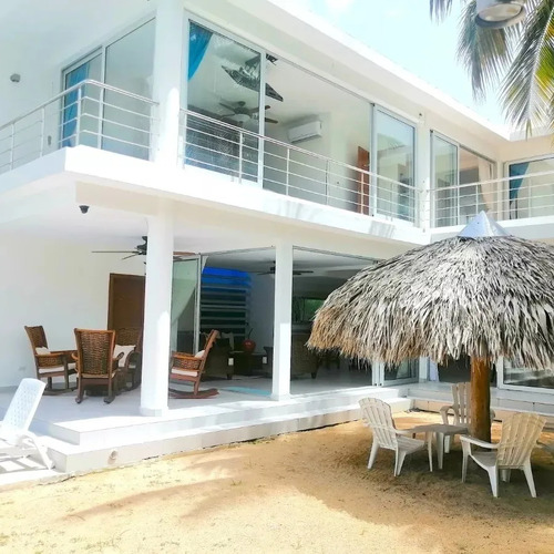 Te Vendo Villa En Playa Nueva Romana.