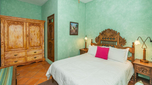 Casa En Renta, Con Terrazas Y Vistas A Una Cuadra Del Centro Histórico De San Miguel De Allende