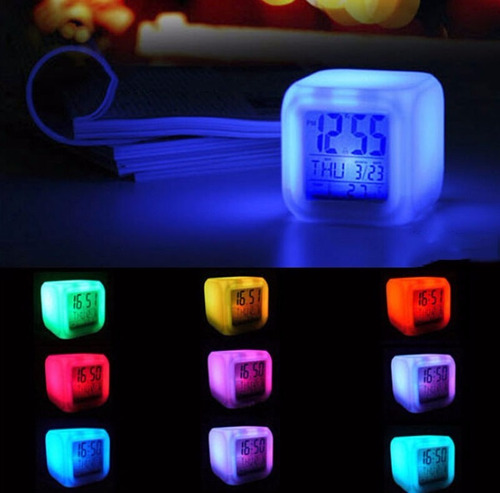 Imagen 9 de 10 de Reloj Despertador Digital Cubo Led Cambia Color +temperatura