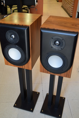 Imagen 1 de 7 de Parlantes Marca Revel Modelo Performa M-20